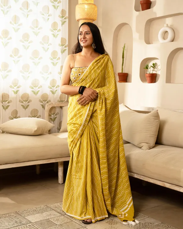 Yellow_Cotton_Waves_H_Block_Printed_Mul_Saree_With_Tassels_For_Women